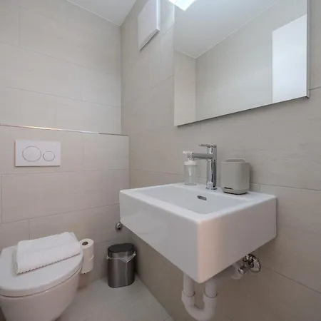 Fortuna 14 By Vacations, Exklusive App Im Zentrum Mit Bergblick